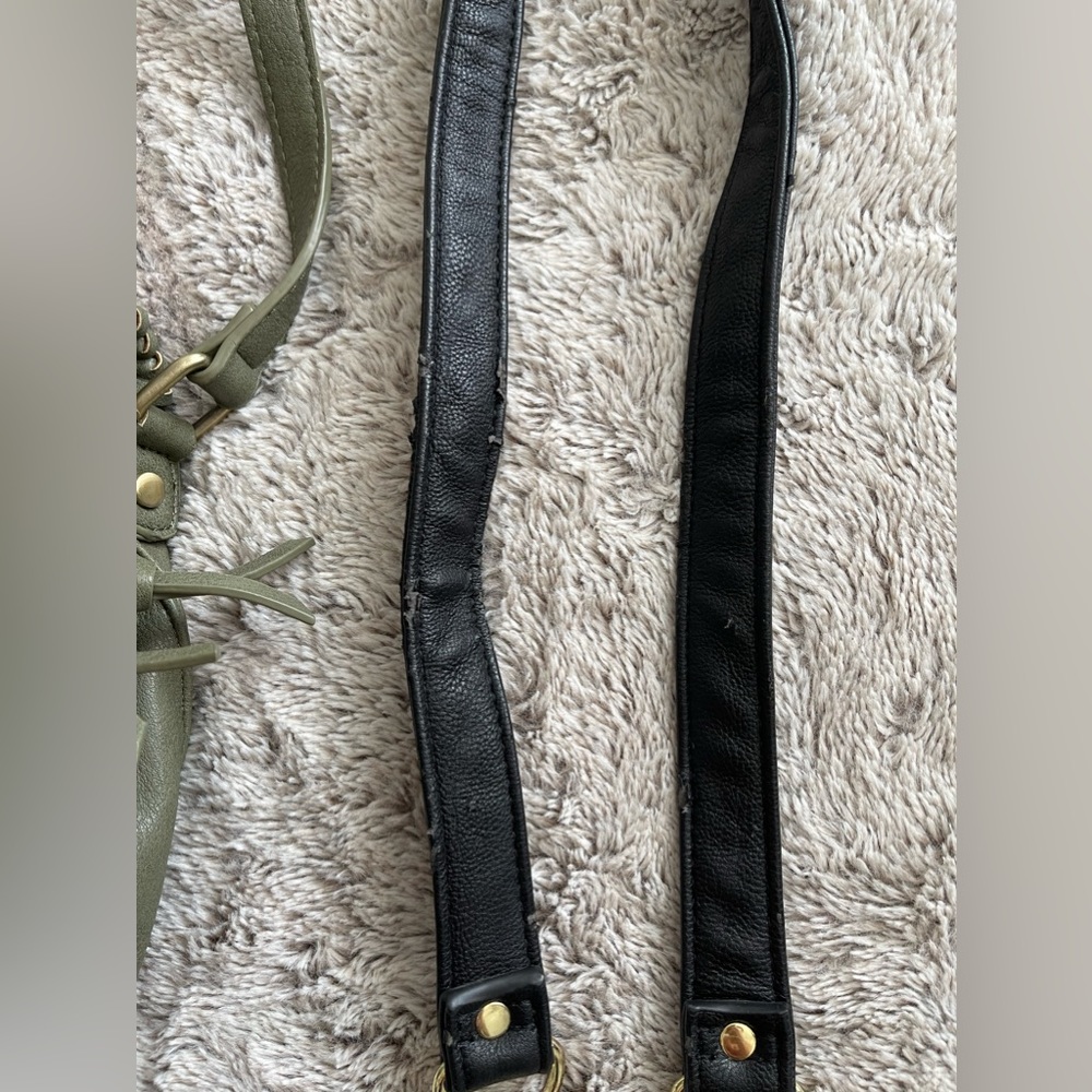 Purses/Wallet/Belt Lot - Picture 14 of 15
